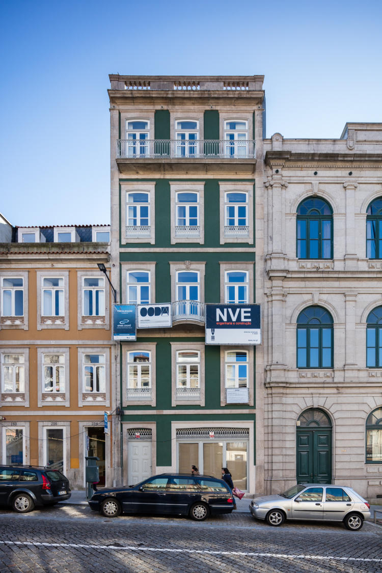 Rua Mouzinho da Silveira, 232